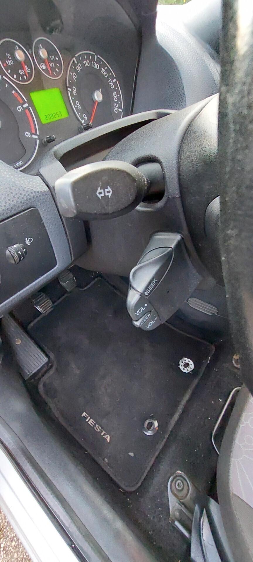 FIESTA 1,4 DIESEL 70 CV X NEOPATENTATI LEGA GOMME NUOVISSIME IMPECCABILE