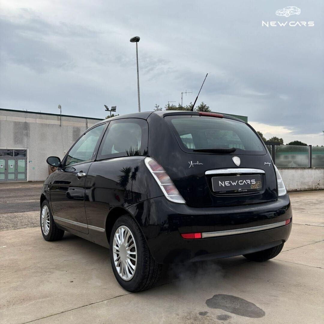 Lancia Ypsilon 1.3 MJT 75 CV Argento