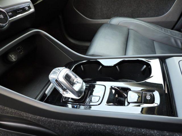 VOLVO XC40 B4 BENZINA AWD INSCRIPTION AUTOMATICA