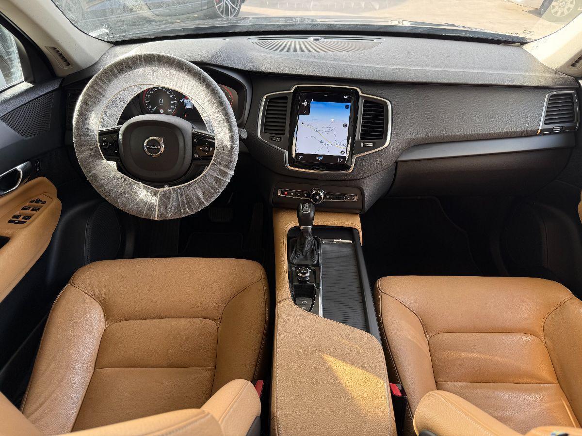 VOLVO - XC90