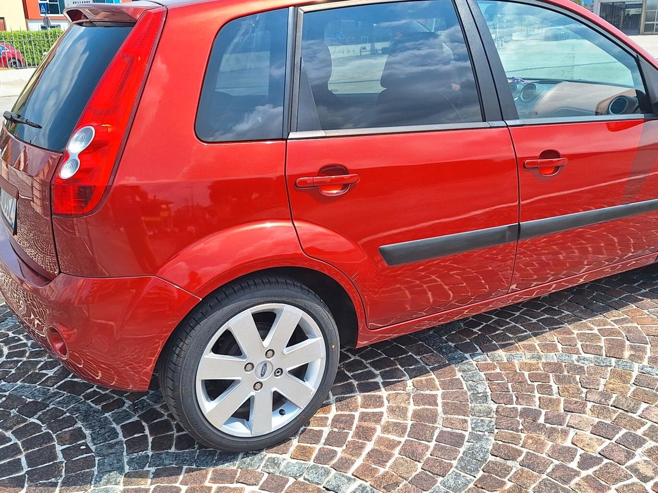 Ford Fiesta 1.2 16V 5p. Ghia