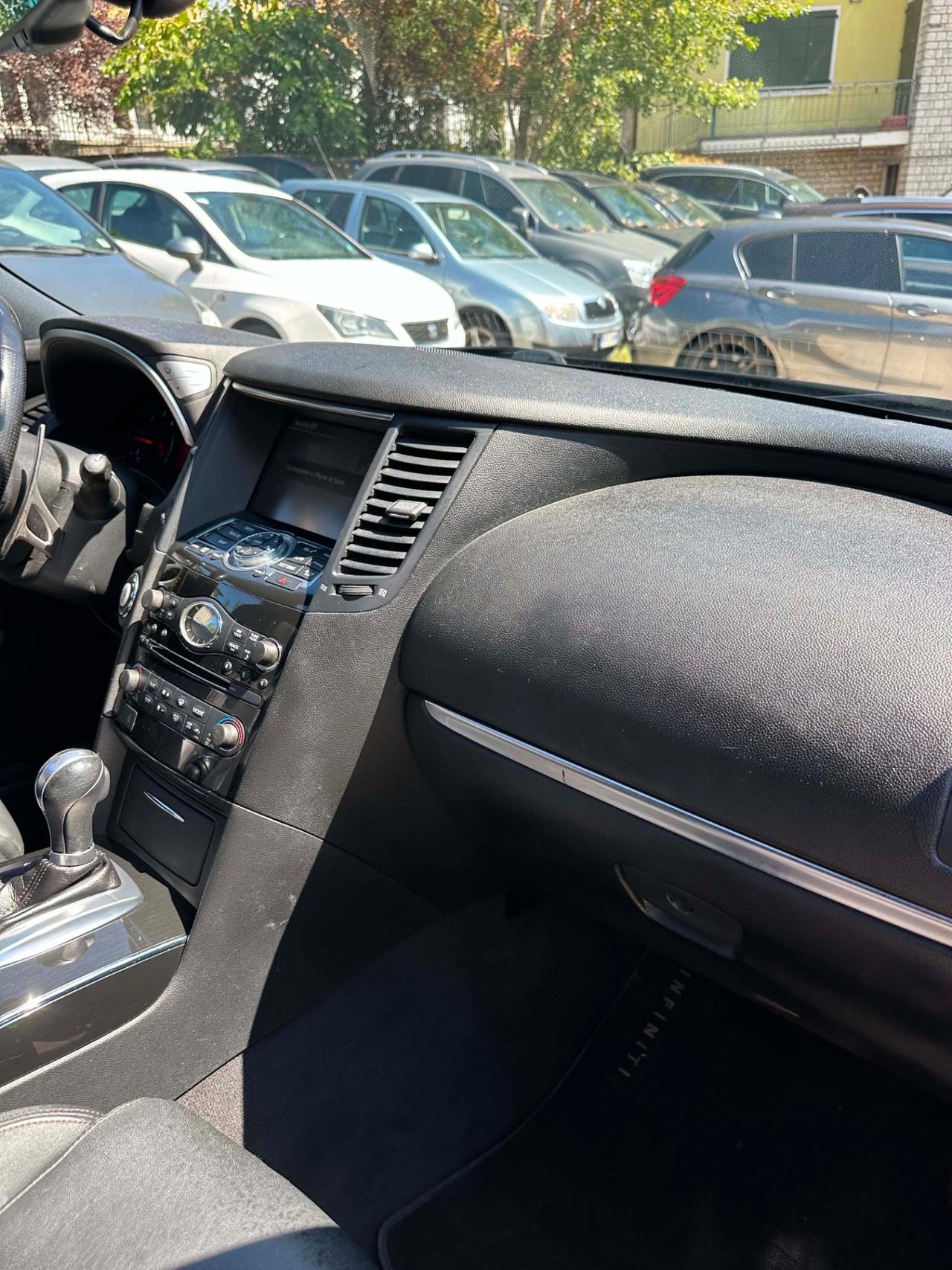Infiniti FX30d S PREMIUM KMCERT UNICOPR GARANZ