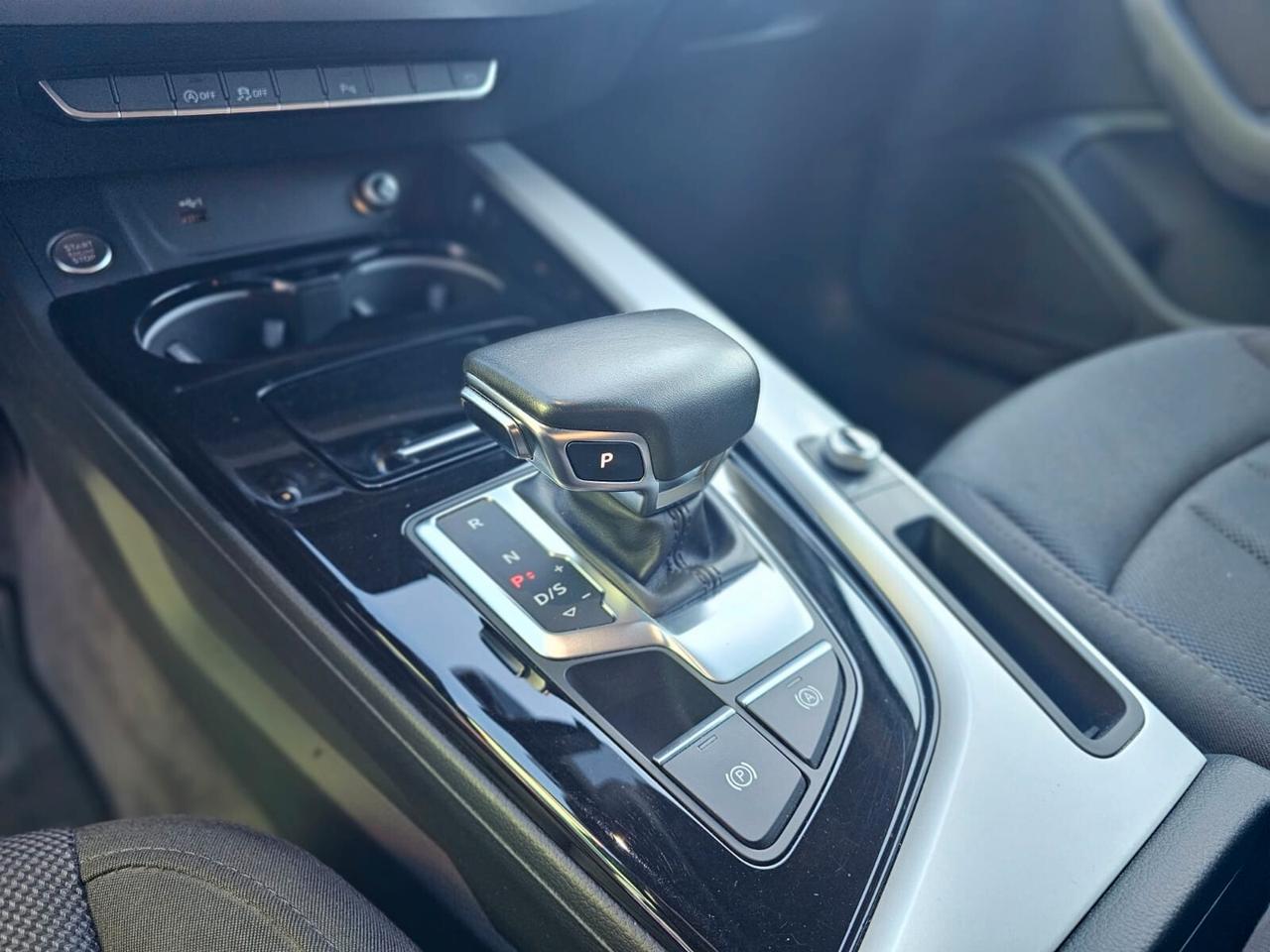 Audi A4 Avant 30 TDI/136 CV S tronic Business S-Line edition