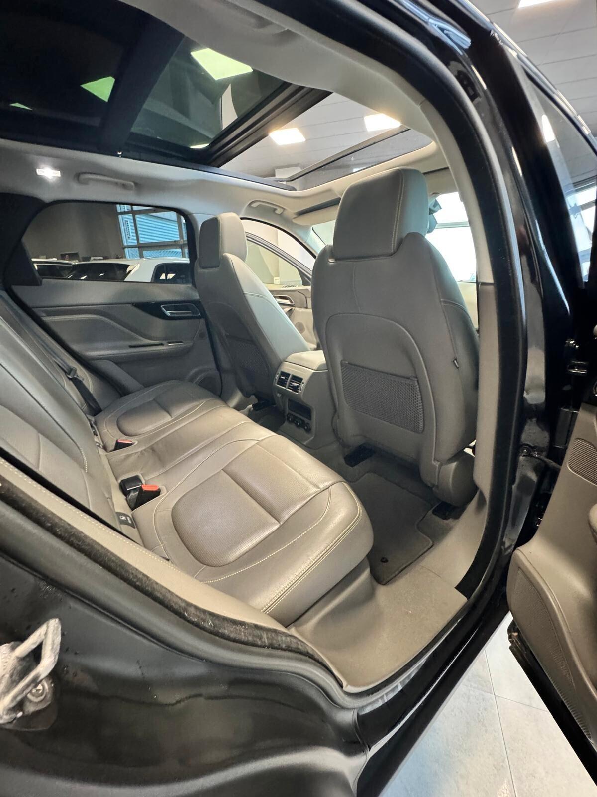 JAGUAR F-PACE 2-0 D4D 4WD TETTO APRIBILE R-DYNAMIC SPORT
