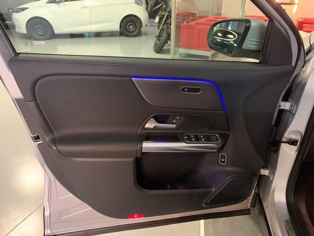 MERCEDES-BENZ GLA 200 Automatic Premium