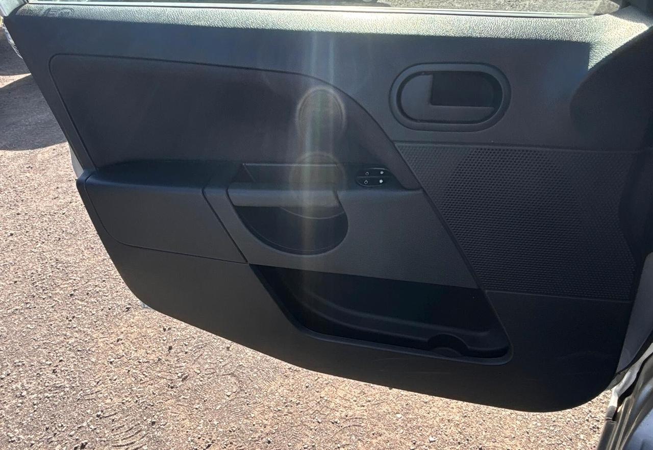 Ford Fiesta 1.4 TDCi 5p. Ghia