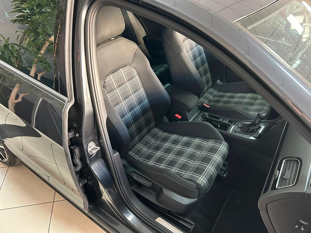 Volkswagen Golf GTD 2.0 TDI 5p. BlueMotion Technology