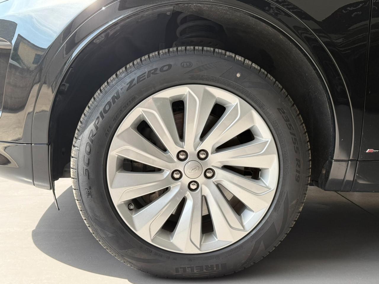 Land Rover Discovery Sport 2.0D I4-L.Flw 150 CV AWD Auto R-Dynamic SE