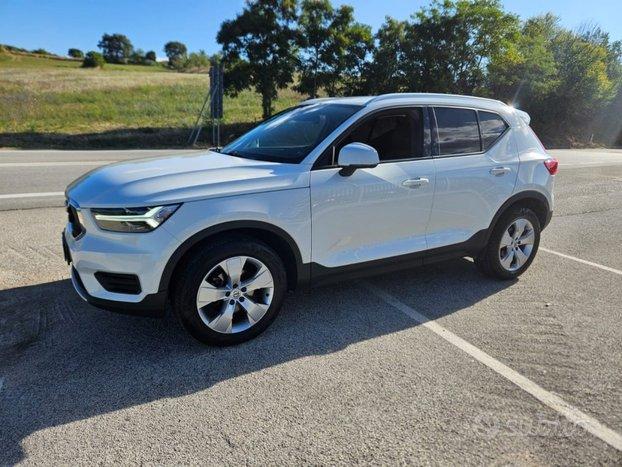 VOLVO XC40 2.0 D3 Momentum 150cv
