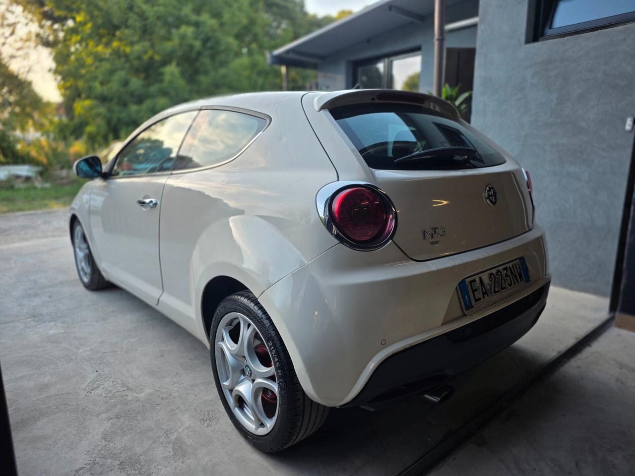 Alfa Romeo MiTo 1.6 JTDm 16V Distinctive Sport Pack
