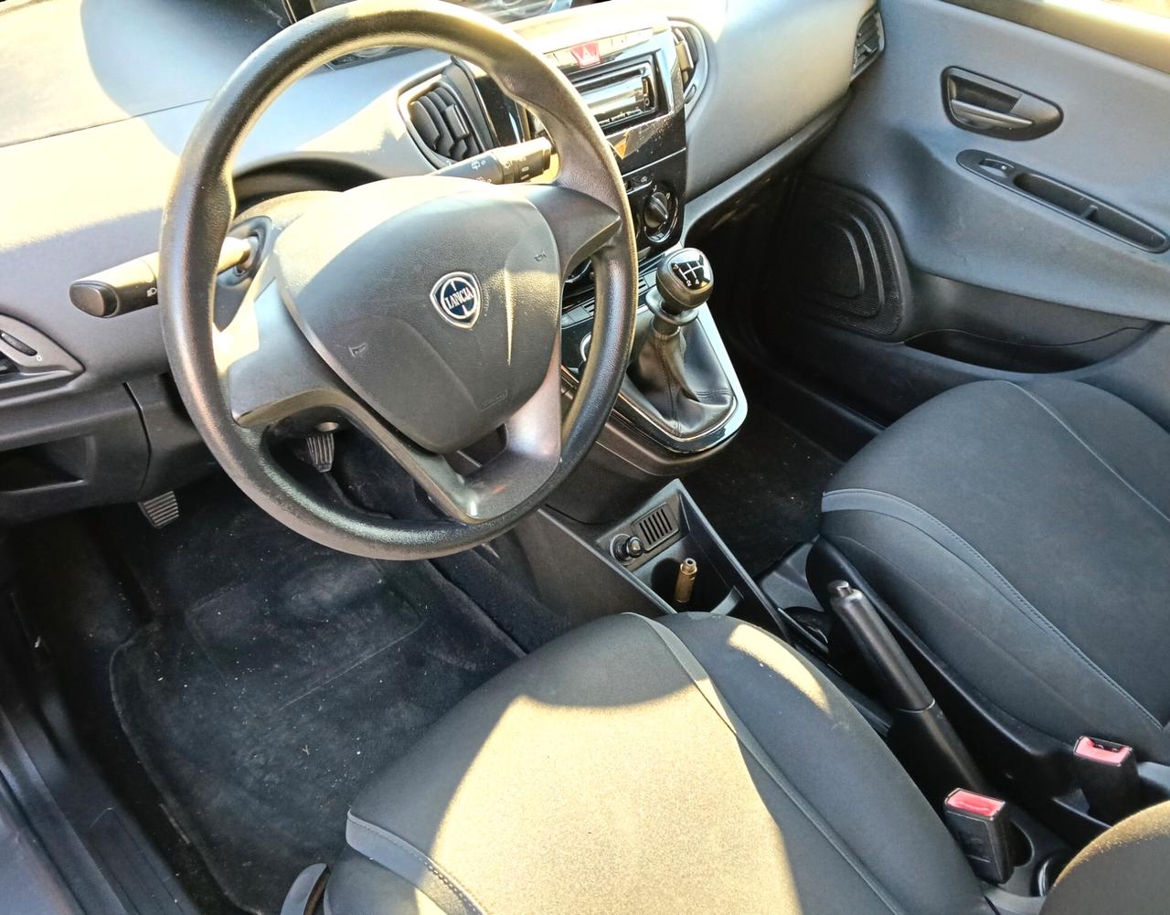 Lancia Ypsilon 1.2 69 CV 5 porte GPL Ecochic garanzia 12 mesi