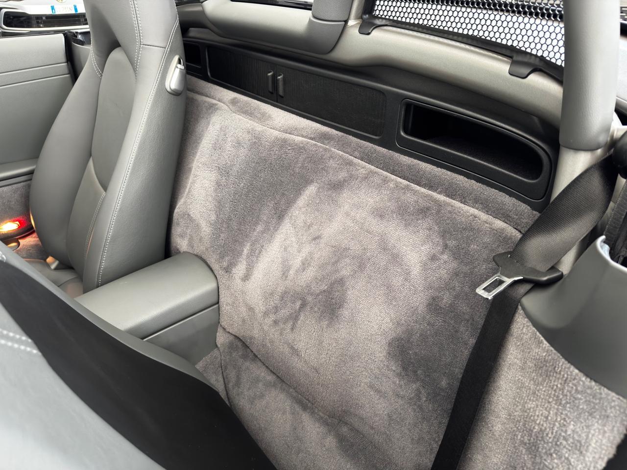 Porsche Boxster 2.7 24V solo 31519 km