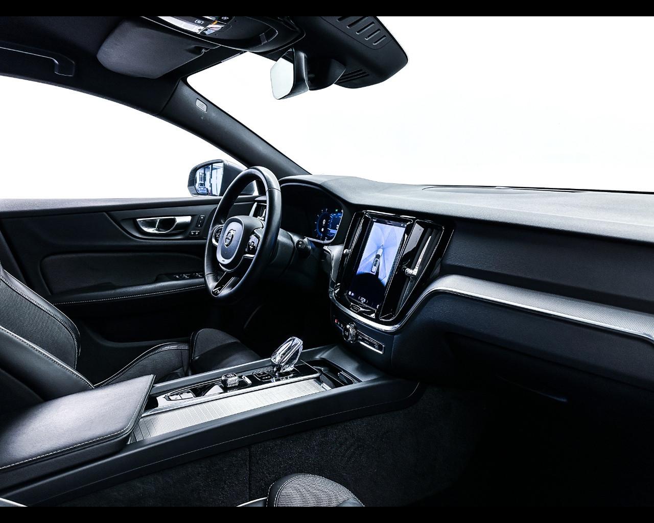 VOLVO V60 CC (2018-2024) - V60 Cross Country B4 (d) AWD automatico Plus