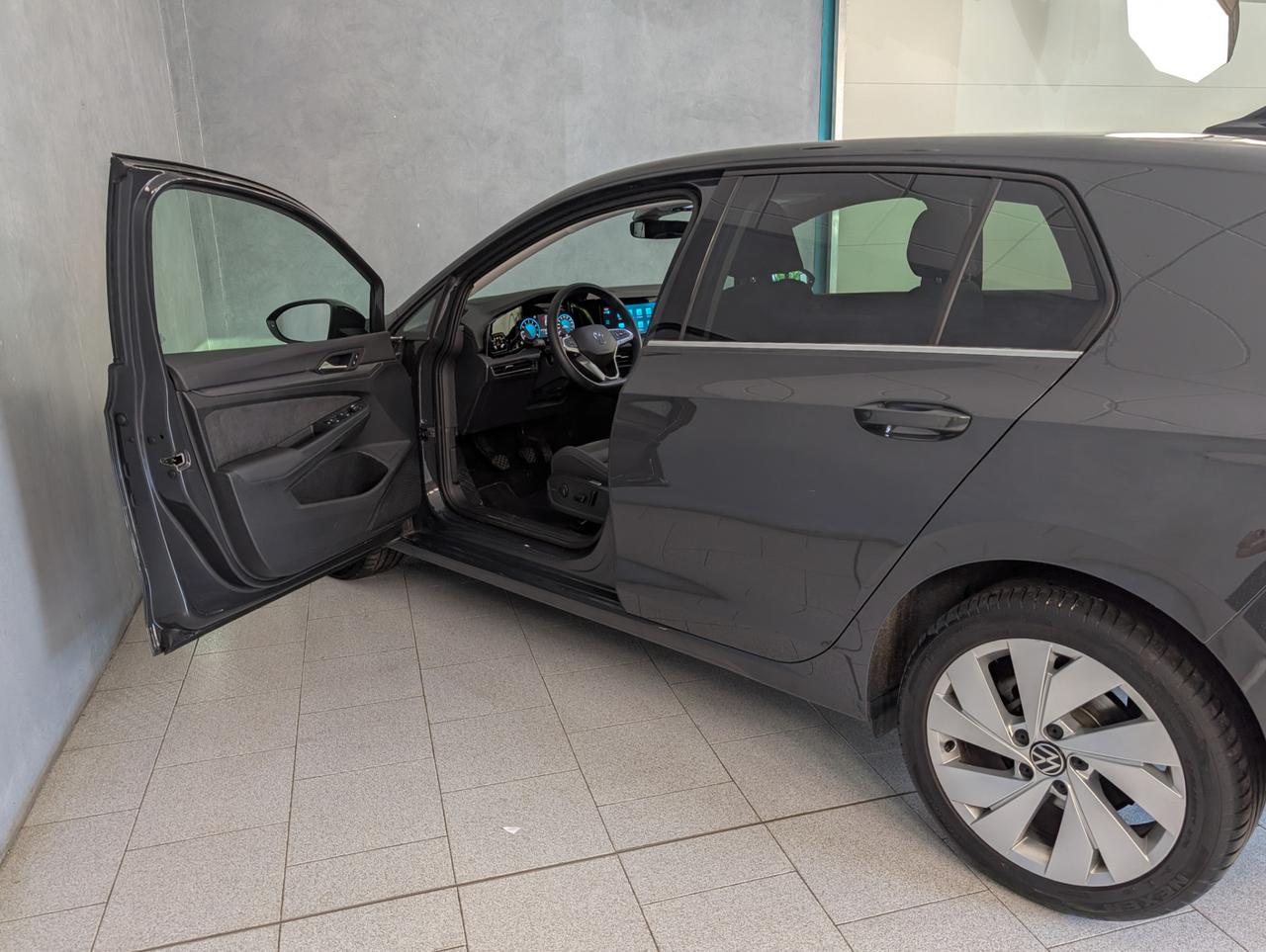 Volkswagen golf viii 1.5 TSI 130cv Style