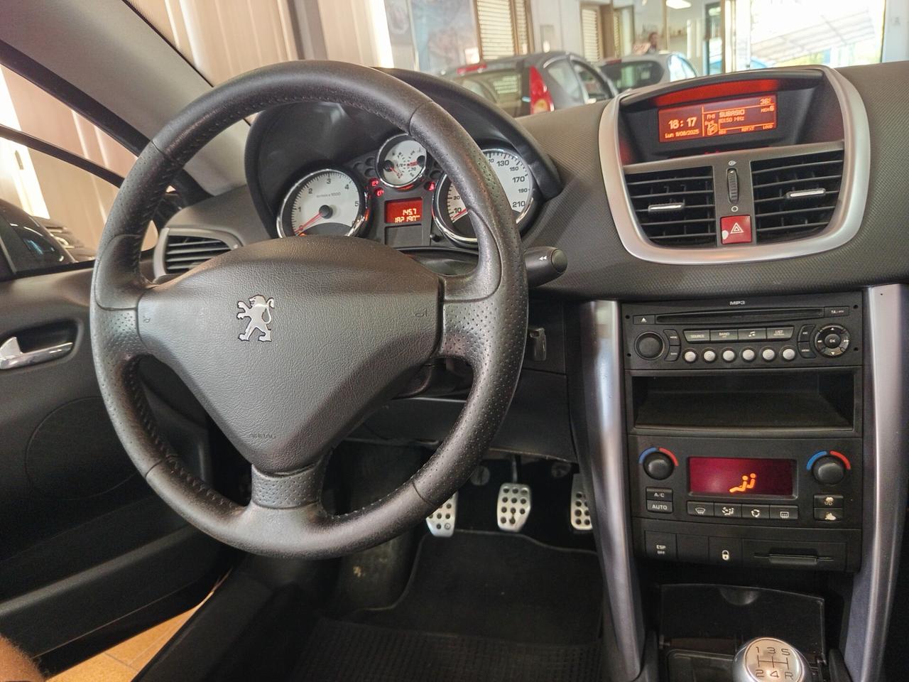 Peugeot 207 1.6 HDi 110CV CC Féline