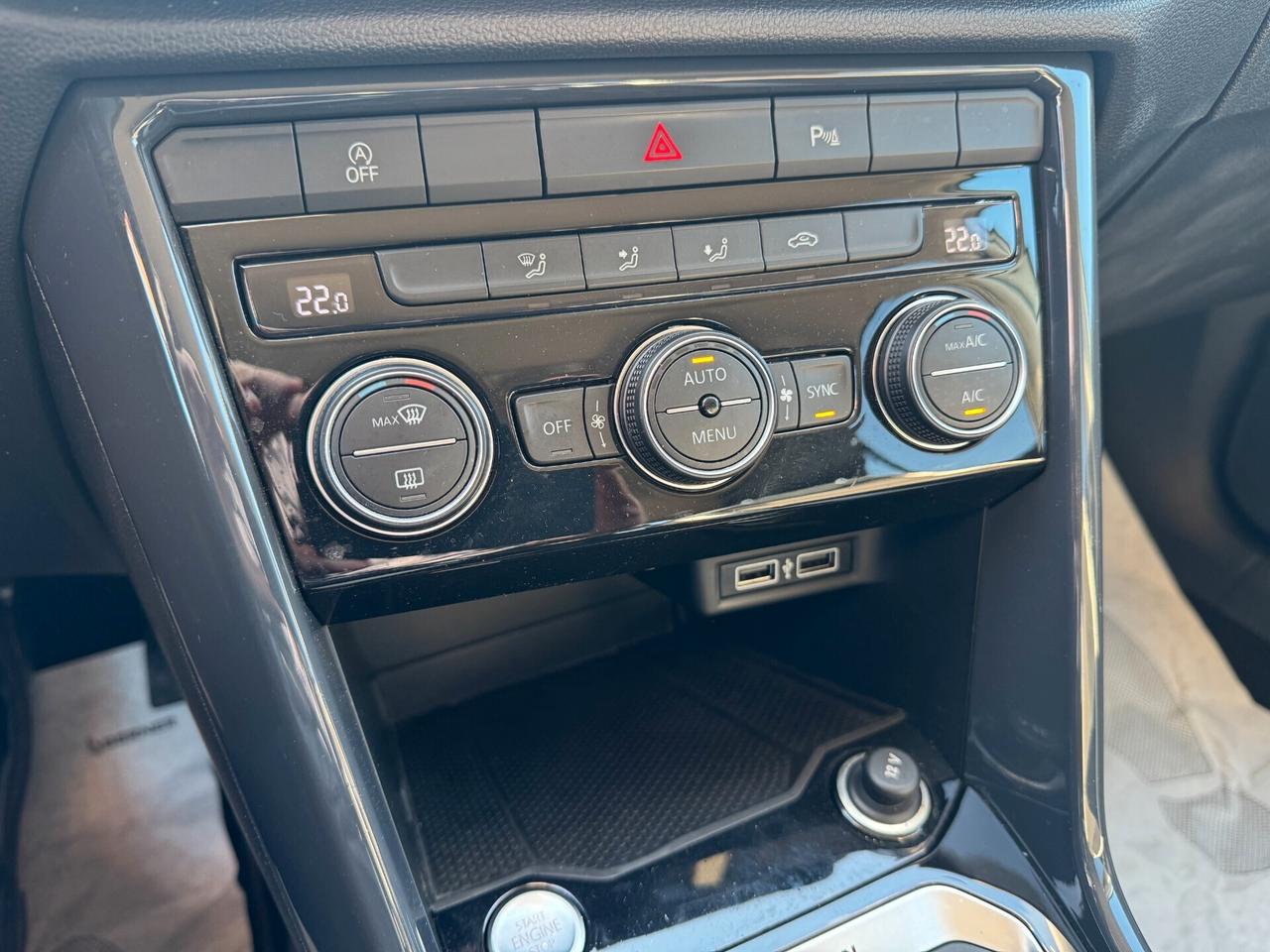 Volkswagen T-Roc 2.0TDI 150CV DSG 4x4 Adv. BlueM. Tech.