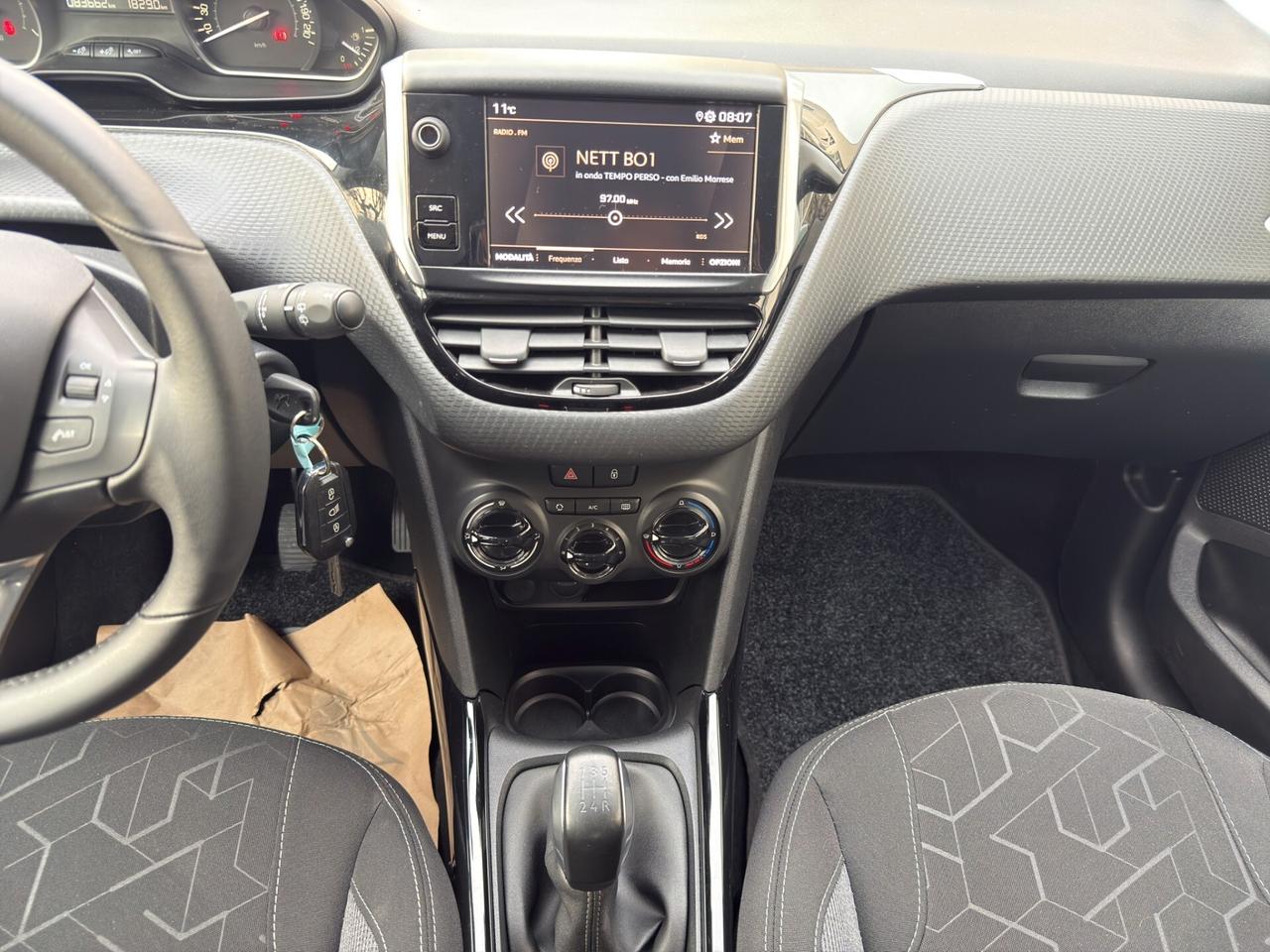 Peugeot 2008 PureTech 82 S&S Allure