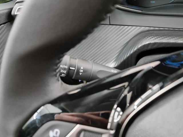 PEUGEOT 208 Hybrid 110 e-DCS6 Business