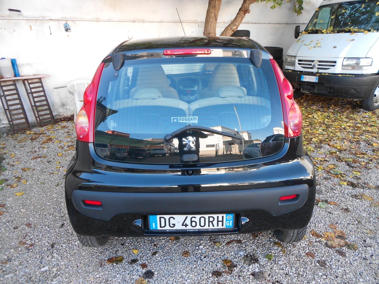 Peugeot 107 1.0 68CV 5p. Sweet Years 2Tronic