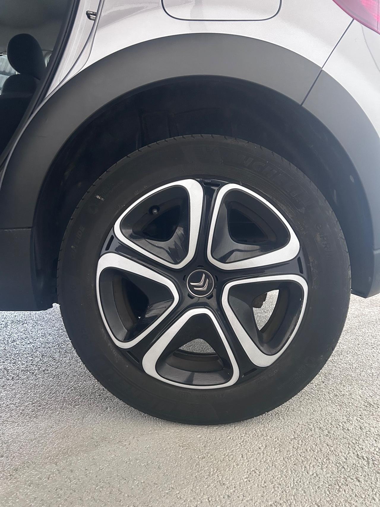 Citroen C3 BlueHDi 100 S&S Shine Pack