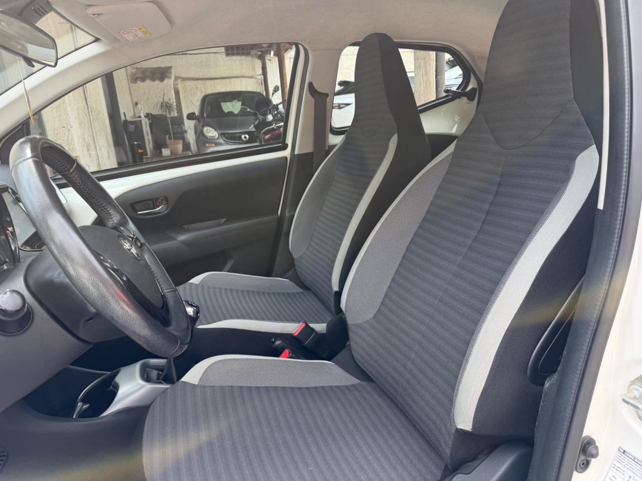Toyota Aygo 1.0 VVT-i 72 CV 5 porte x-cool