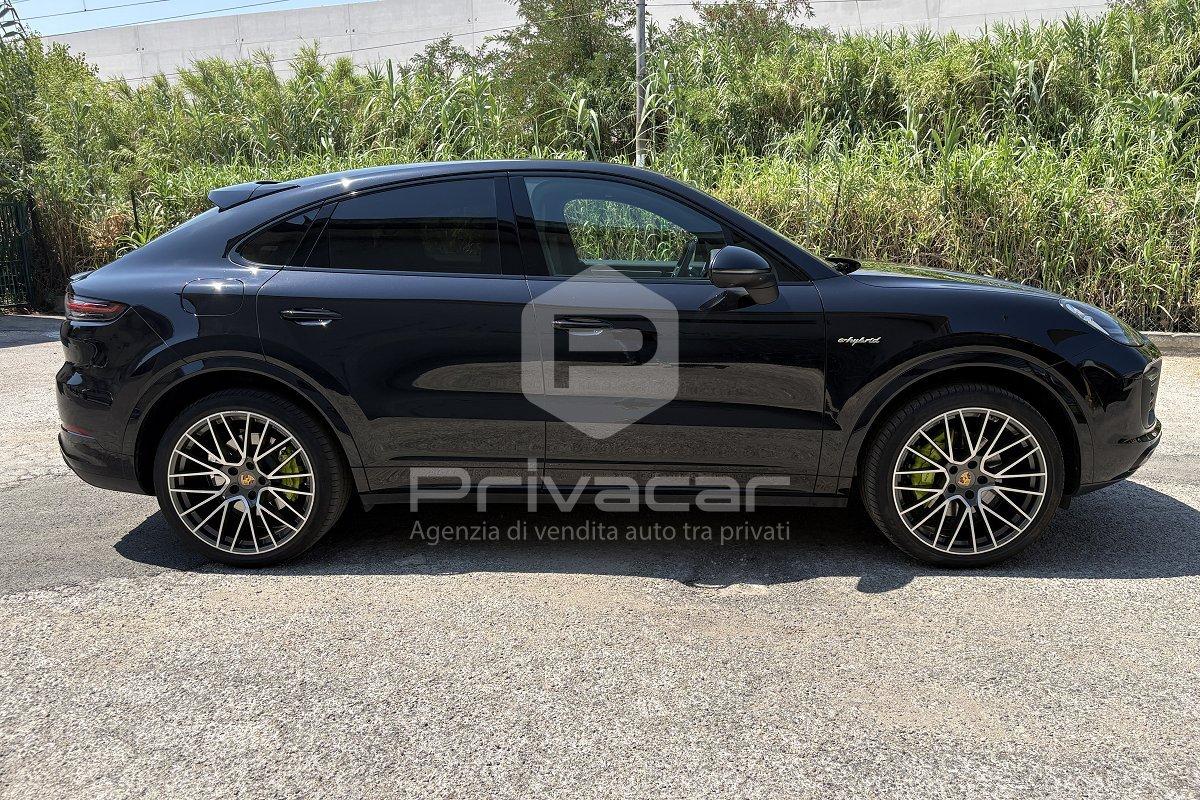 PORSCHE Cayenne Coupé 3.0 V6 E-Hybrid Platinum Edition