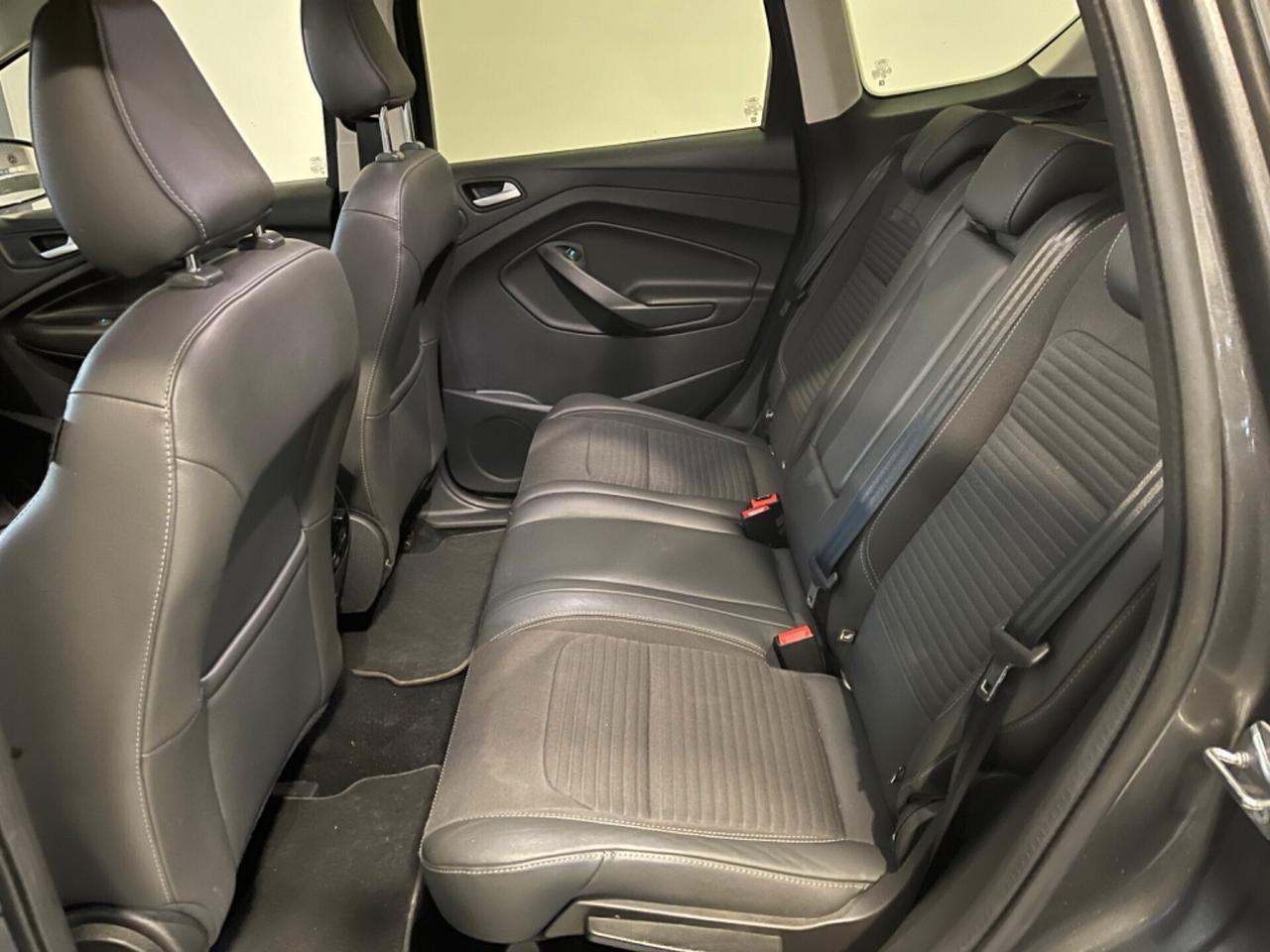 Ford Kuga 1.5 TDCI 120 CV S&S 2WD Powershift Titanium