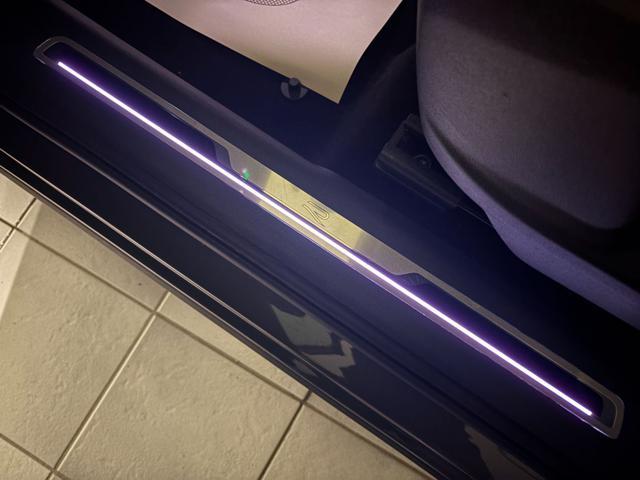 VOLKSWAGEN Tiguan 2.0 TDI 150 CV SCR DSG R-Line LUCI AMBIENTE