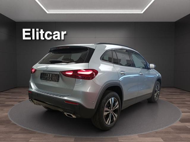 MERCEDES-BENZ GLA 200 Automatic Progressive Advanced