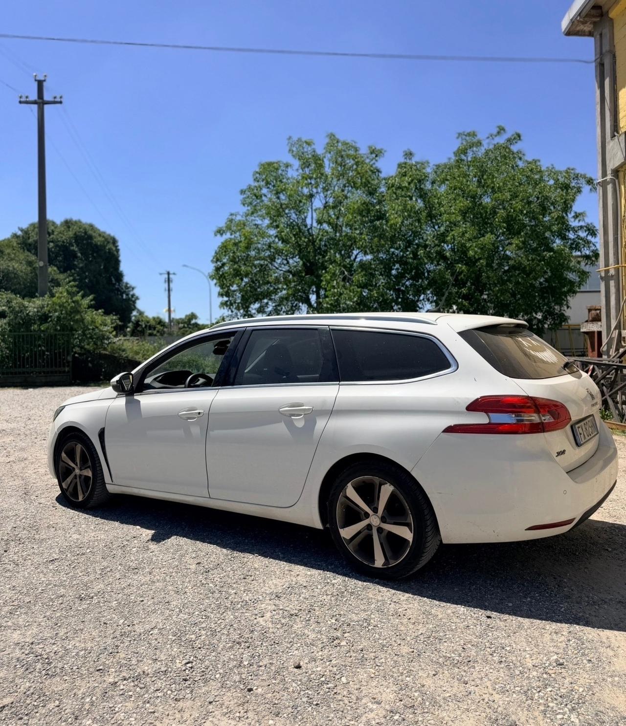 Peugeot 308 BlueHDi 130 S&S SW Allure