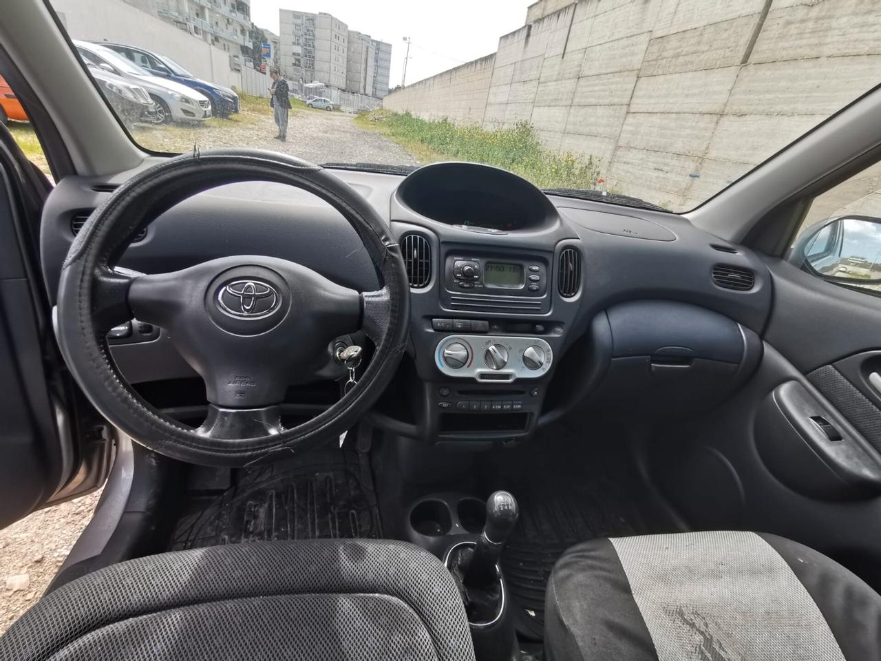 Toyota Yaris Verso 1.3i 16V cat Sol '03