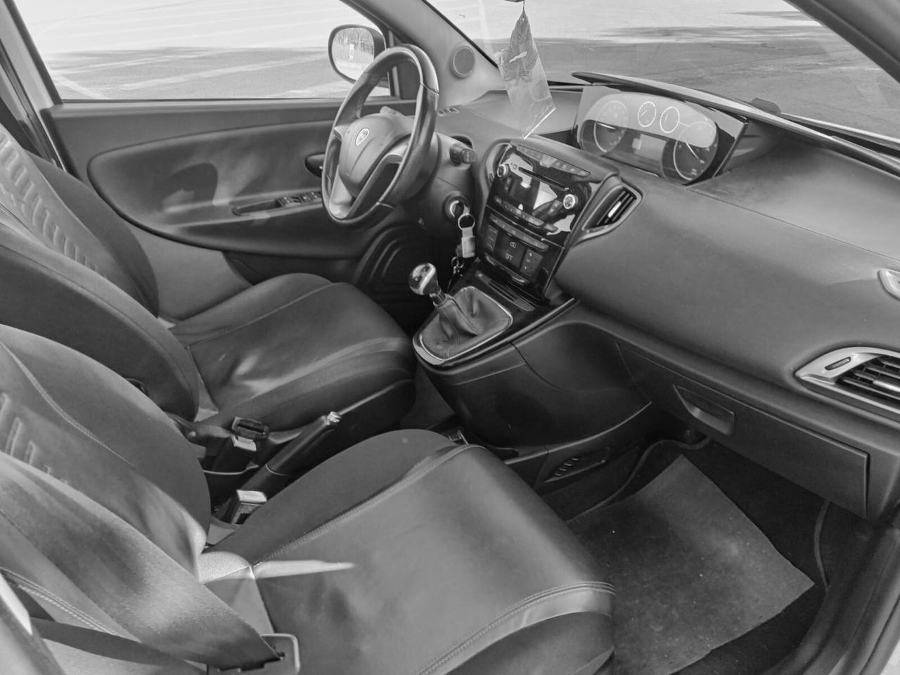 Lancia Ypsilon 1.3 MJT 16V 95 CV 5 porte S&S Gold
