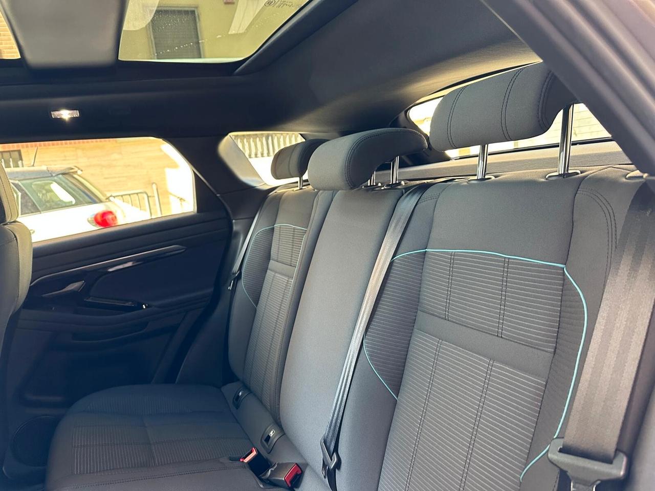 Land Rover Range Evoque 2.0D 180CV R-Dynamic TETTO