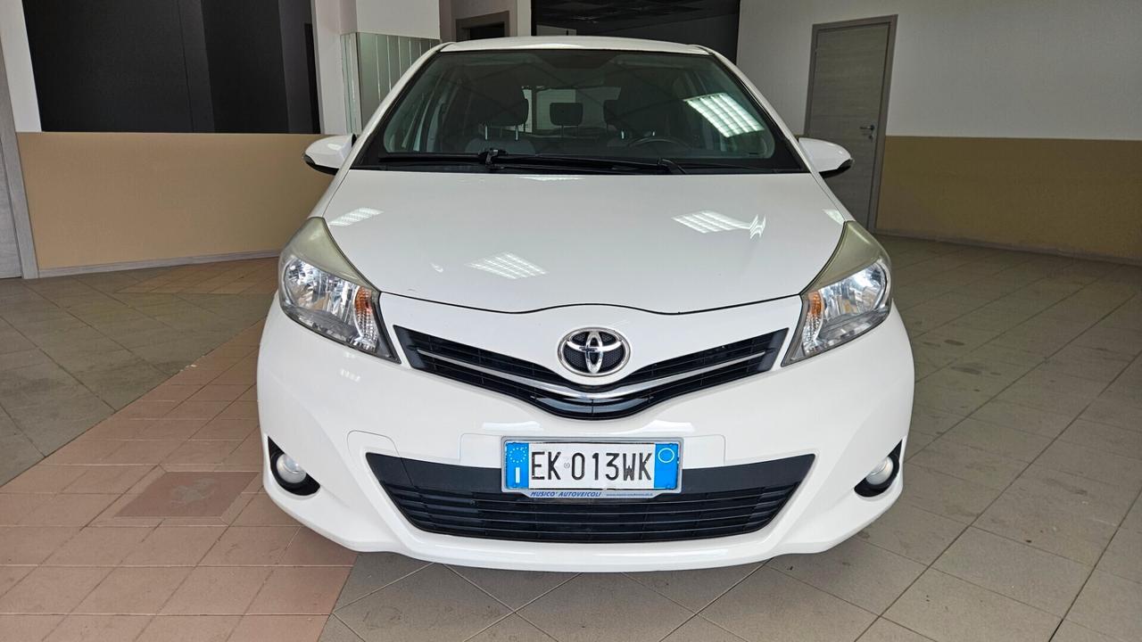 Toyota Yaris 1.0 5 porte Lounge