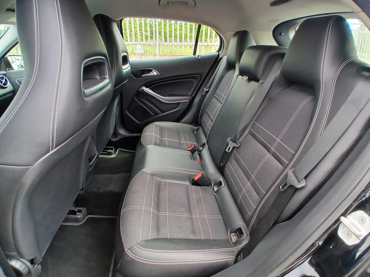 Mercedes-benz GLA 180 d Premium