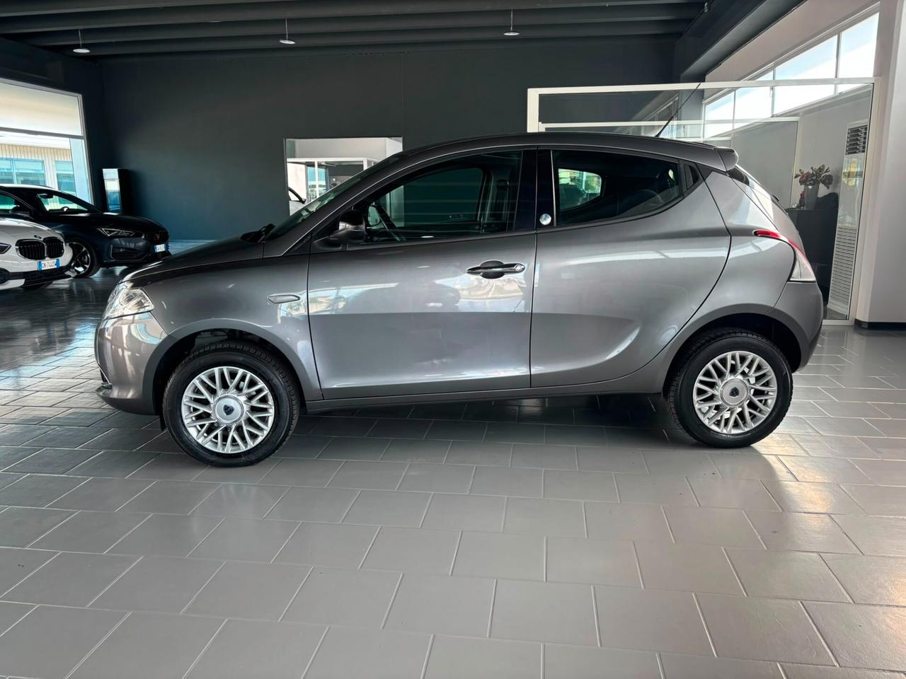 Lancia Ypsilon 0.9 TwinAir 85 CV 5 porte Metano Ecochic Gold