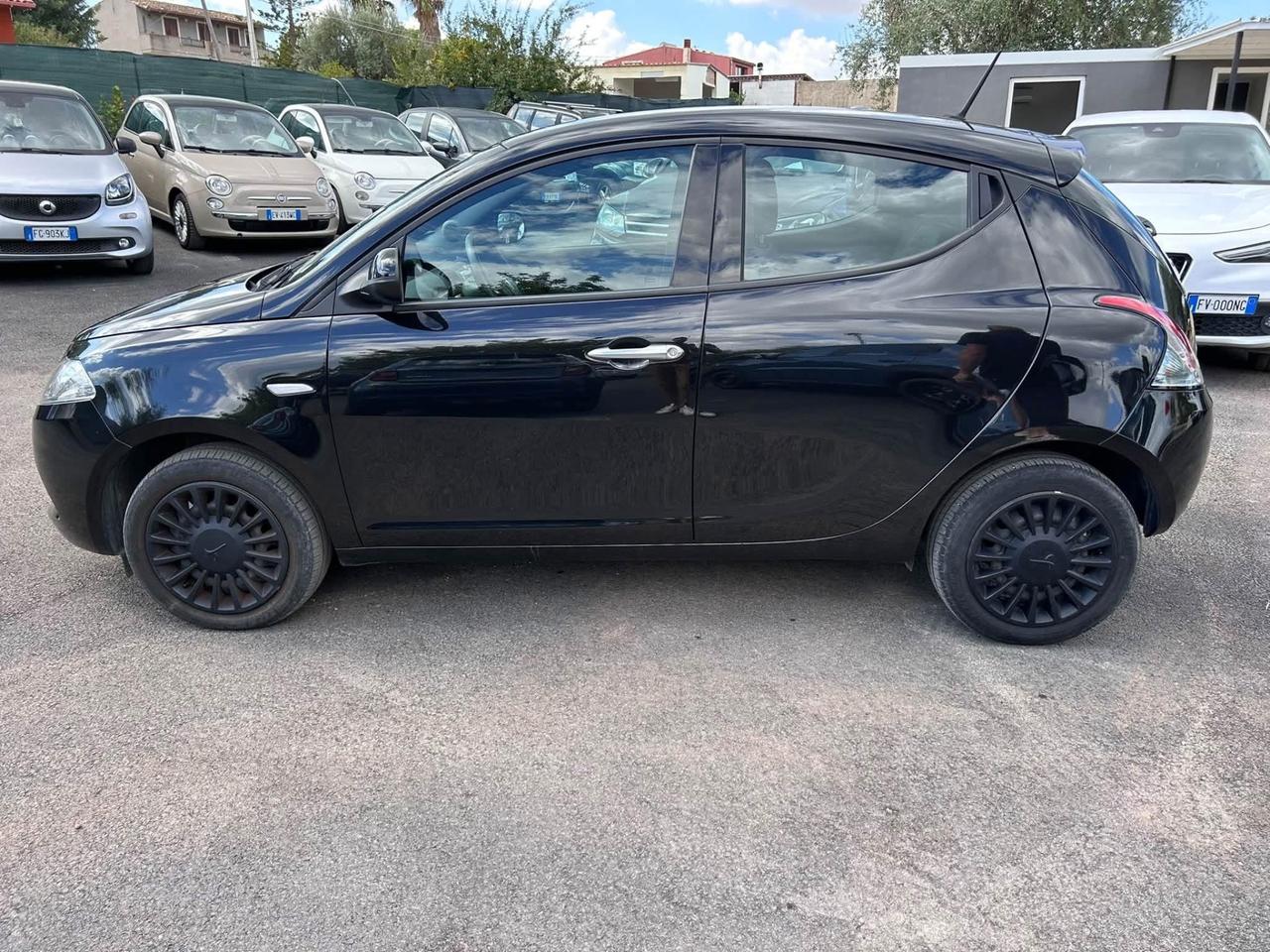 Lancia Ypsilon 1.0 FireFly 5 porte S&S Hybrid UnYca