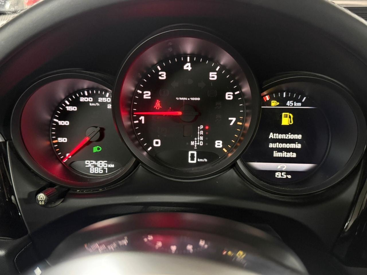 Porsche Macan 2.0 (787)