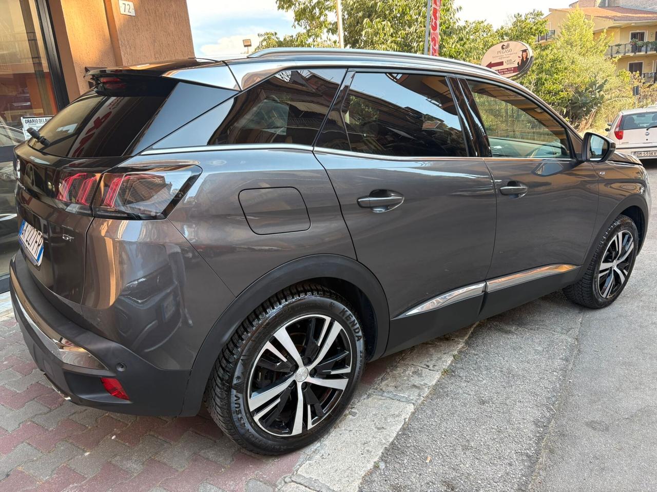 Peugeot 3008 BlueHDi 130 S&S EAT8 GT