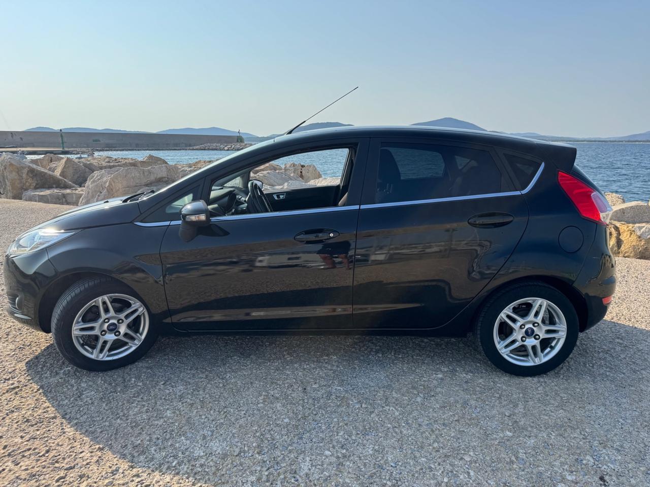 Ford Fiesta 1.5 TDCi 75CV 5 porte Titanium