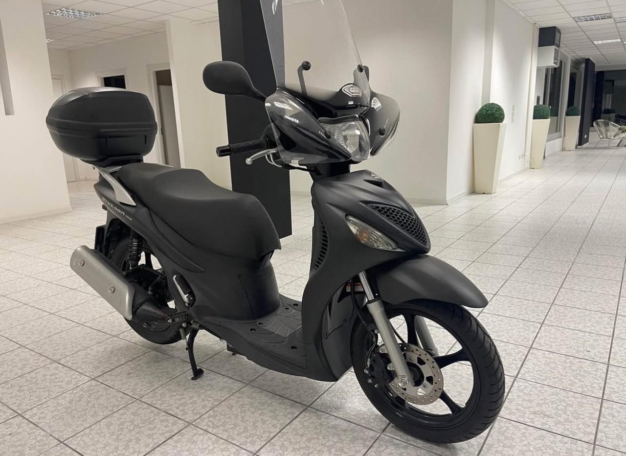 Suzuki Sixteen 150