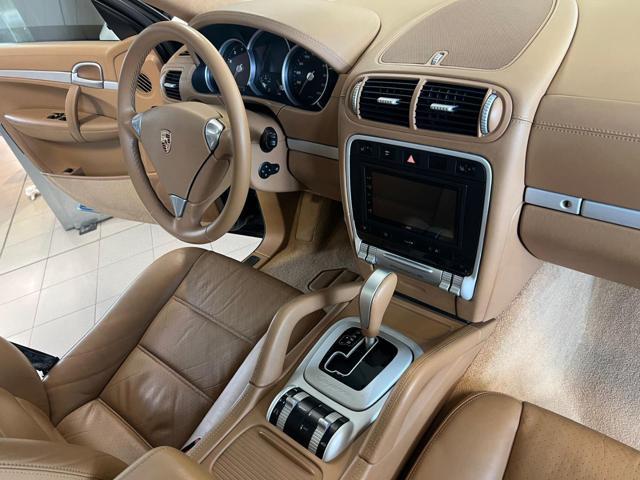 PORSCHE Cayenne 4.8 Turbo