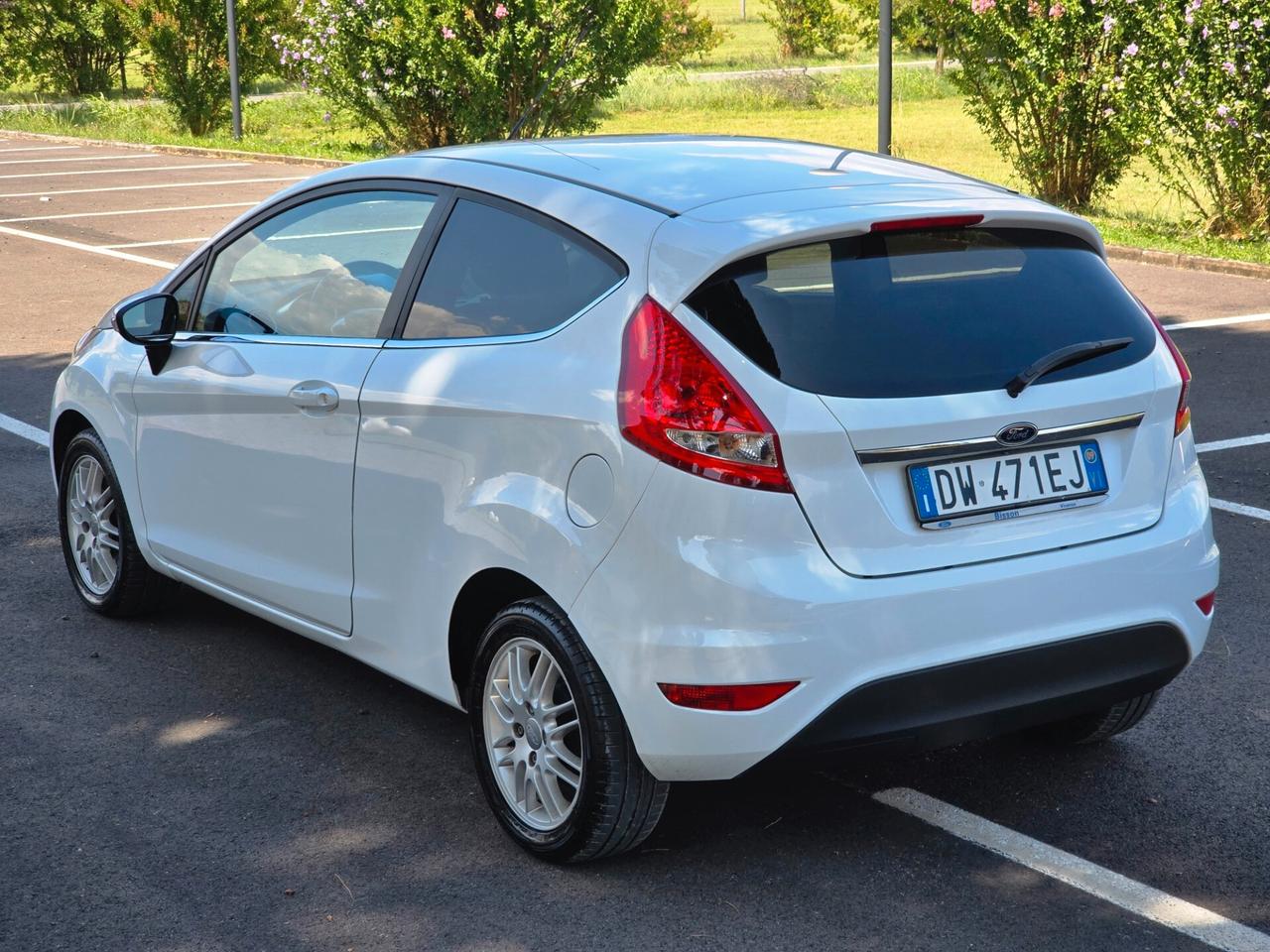 Ford Fiesta 1.4 DIESEL OK PER NEOPATENTATI UNICO PROPRIETARIO
