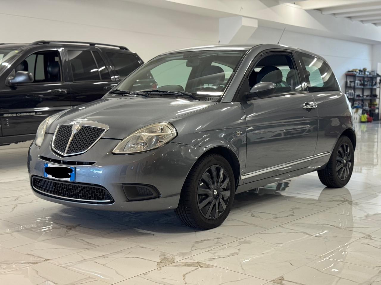 Lancia Ypsilon 1.2 Neopatentati