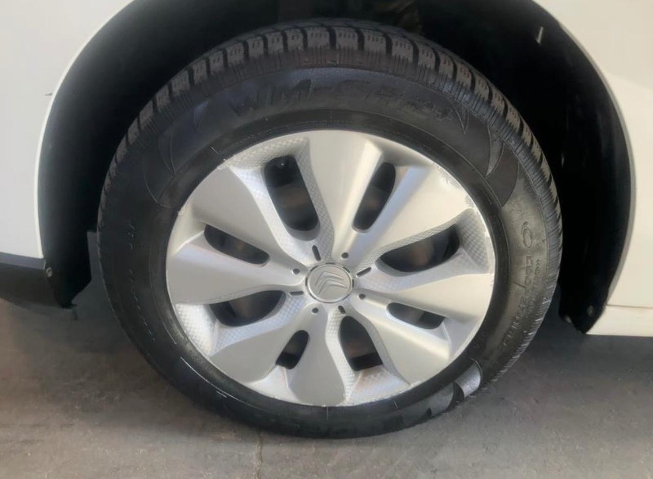 Citroen C3 PureTech 83 van autocarro