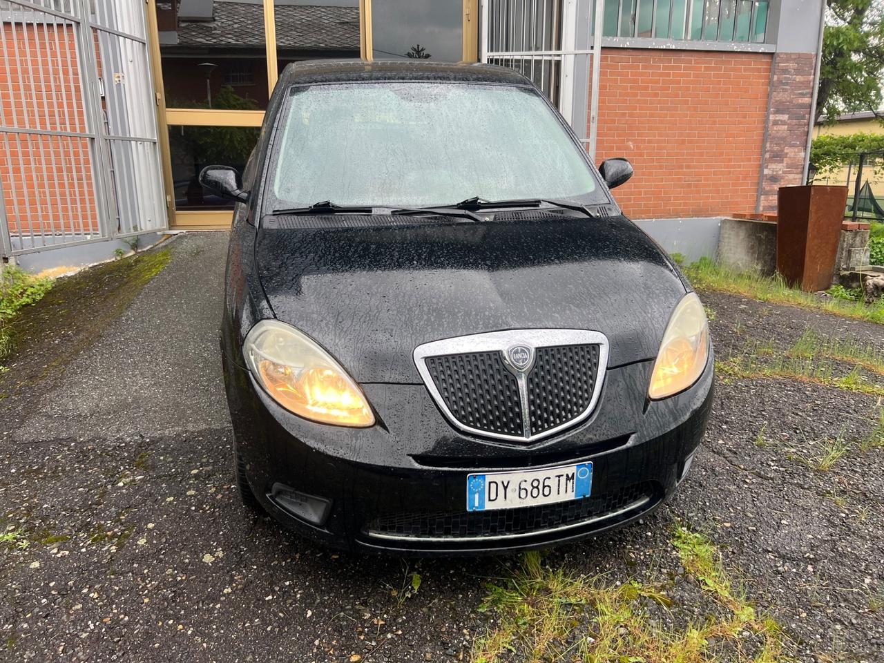 Lancia Ypsilon 1.3 MJT 75 CV Platino