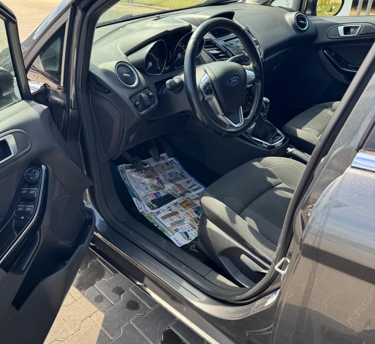 Ford Fiesta 1.5 TDCi 75CV 5 porte Titanium