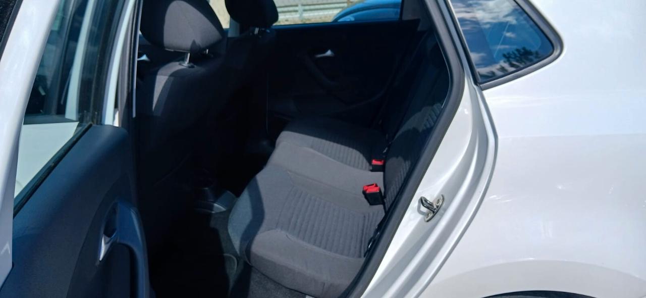 Volkswagen Polo 1.2 TDI Comfortline - 2014