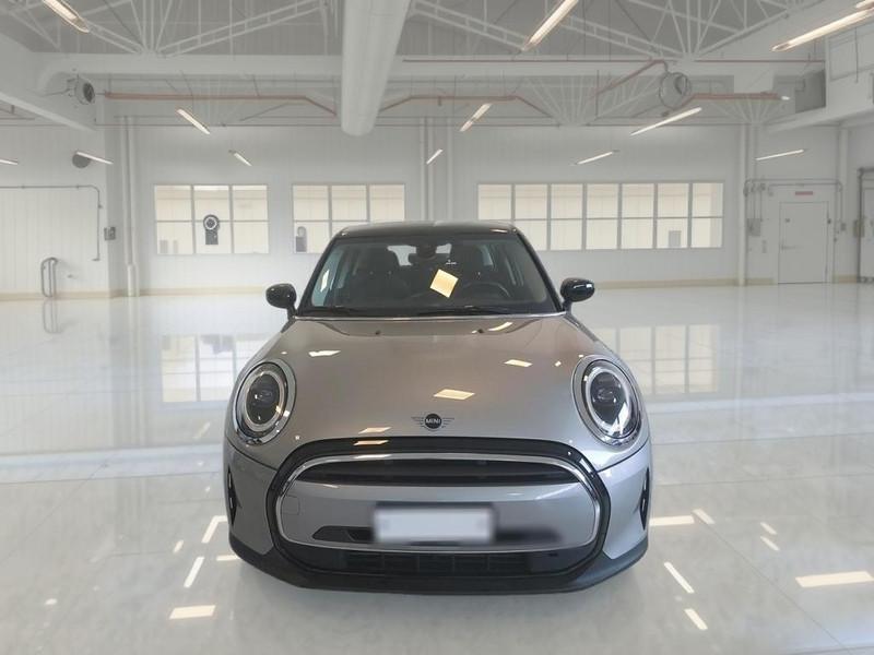 MINI COOPER ESSENTIAL AUTO 5 PORTE BERLINA