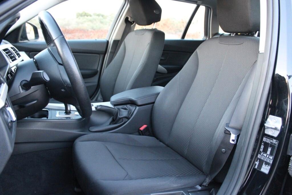 BMW 318d Touring Aut. *RETROCAMERA *FULL LED